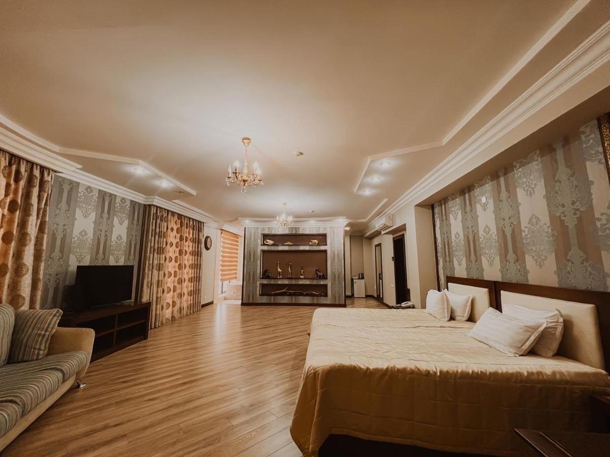 Комплекс Гостиниц Athletic Taraz Exterior foto